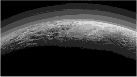 Над поверхностью Плутона видна дымка, свидетельствующая о наличии разреженной атмосферы (Фото.